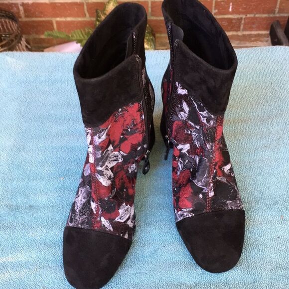 GEOX RESPIRA Italian Booties - Picture 10 of 11